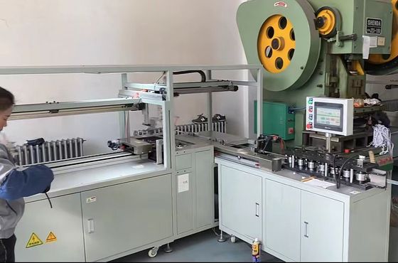 Máquina de formación de marco interno de filtro de bolsillo de gestión no tripulada 220V 5.5KW